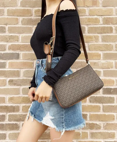 Vista 5 de Jet Set Bolsa de hombro con logotipo pequeño de viaje con bolsas Marrón