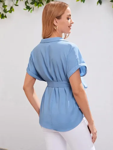 Vista 2 de MakeMeChic Blusa de verano de maternidad para mujer, manga corta, cuello en V, túnica con cinturón