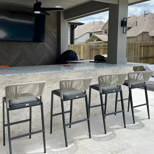 Vista 26 de PURPLE LEAF Taburete de bar de altura de mostrador, juego de 2 modernos taburetes de mimbre de ratán de aluminio para exteriores con respaldo