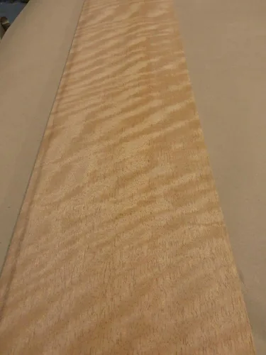 Vista 4 de Curupixa Amarillo Honeytree Gogo Chapa de madera 8.75" x 112" AA 1/42
