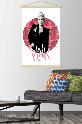 Vista 2 de Trends International P!nk - Póster de pared de flores, 22.37 x 34.00 pulgadas, paquete de impresión premium y colgador de madera de haya