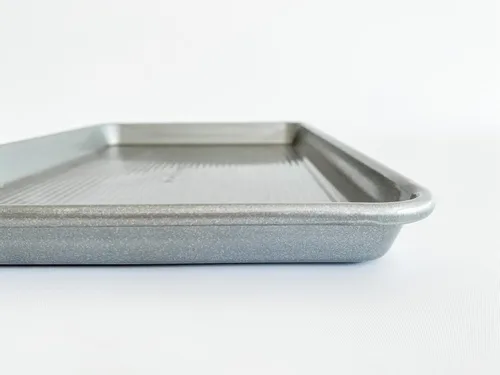 Vista 2 de USA Pan Bakeware - Bandeja antiadherente de media hoja, bandeja para hornear, acero aluminizado, (paquete de 2)