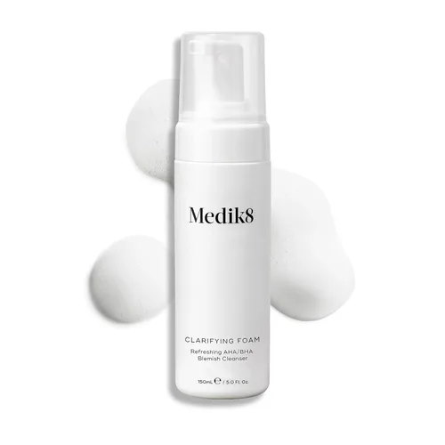 Vista 5 de Medik8 Espuma clarificante, limpiador facial exfoliante ligero AHA y BHA, ácido salicílico y nicacinamida, limpiador facial suave y espumoso, 5 onzas