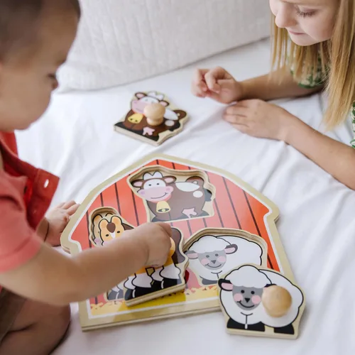 Vista 7 de Melissa & Doug Barnyard Animals Jumbo - Rompecabezas de perilla, rompecabezas de madera para niños pequeños, juguete educativo para reconocimiento