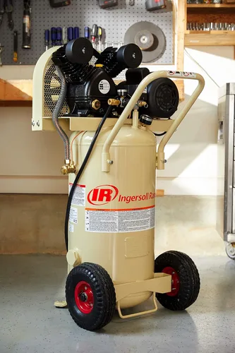 Vista 3 de Ingersoll Rand P1.5IU-A9 2hp 20 gal Compresor de una etapa (115/1) 42663401 Delivers 5.2 CFM at 90 PSI, features a 20-gallon tank and durable