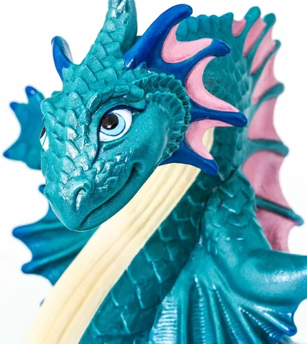 Vista 4 de Safari Ltd. Figura de dragón oceánico, figura detallada de dragón de 6 pulgadas, juguete mítico para niños, niñas y niños a partir de 4 años