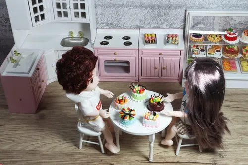 Vista 6 de Mezcla de 5 pasteles en miniatura surtidos para casa de muñecas, postre falso hecho a mano a escala 1/6, accesorios de pastel de 1 pulgada