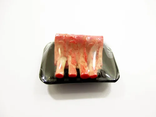 Vista 5 de Casa de muñecas Alimentos en miniatura Costillas crudas Cerdo Carne Supermercado Alimentos Pack Bandeja 16721 Fresh cut pork ribs butcher platter