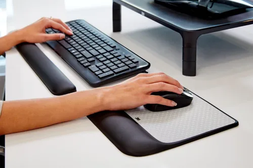 Vista 10 de Tapete para ratón, de 3M, con cubierta trasera no deslizante y diseño de ahorro de energía, estampado de mapa de bits Soothing 3M Gel Technology