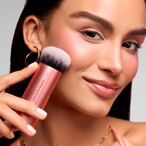Vista 6 de Real Techniques, brocha de maquillaje Bubble Blending, brocha multiusos para base para productos líquidos, crema y polvo, cabeza de cepillo redonda