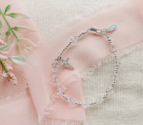 Vista 4 de Precious Pieces Pulsera de rosario de primera comunión de plata esterlina para niños con cristales de alta gama y cruz para niñas (6-6.5 pulgadas)