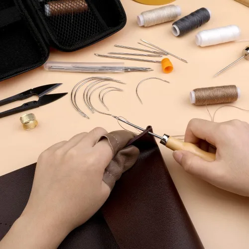 Vista 7 de Kit de costura de reparación de tapicería, kit de costura de cuero resistente, kit de trabajo de cuero con 8 hilos de tapicería, agujas de tapicería