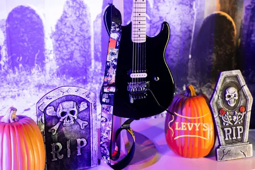 Vista 5 de Levy's Leathers - Correa de guitarra de poliéster de 2 pulgadas con ajuste Tri-Glide, Horror Classics (MP2H-001)