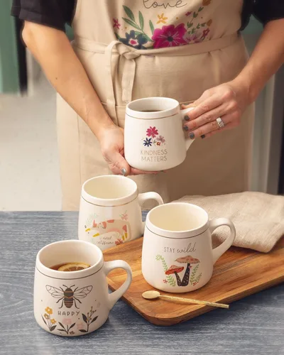 Vista 3 de Karma, Taza de cerámica de flora de 18 onzas, bonita taza de café y té, tazas de café de cerámica para mujeres y hombres, gato