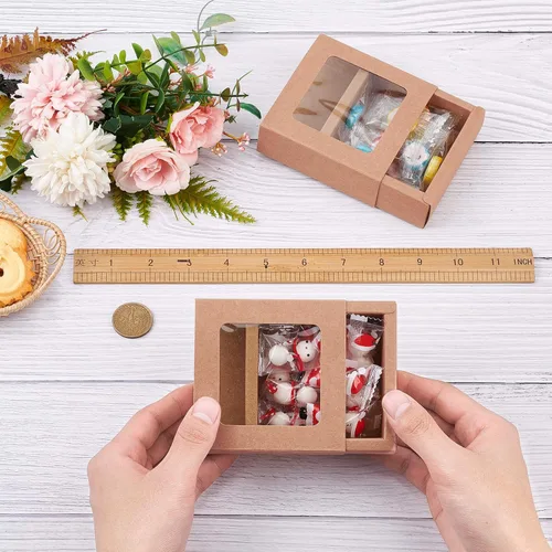 Vista 2 de BENECREAT Paquete de 20 cajas cuadradas de papel kraft de 3.5 x 3.5 x 1.2 pulgadas, caja de cajón con tapa de ventana de PVC para fiesta de Marrón