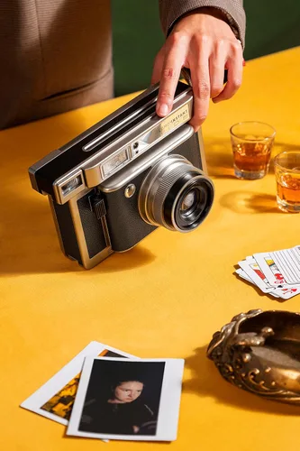 Vista 5 de Lomography Lomo'Instant Wide Camera & Lenses Monte Carlo Negro Cuero