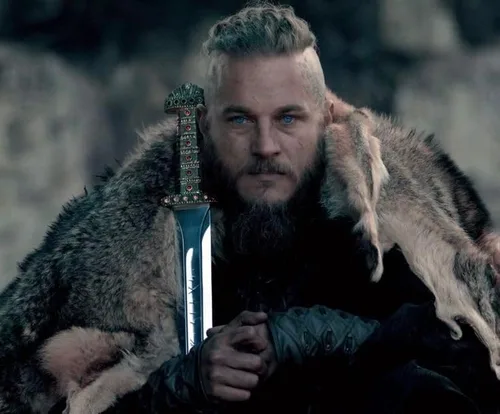 Vista 3 de Espada vikinga hecha a mano Espada real de Ragnar Lothbrok acero al carbono, espiga completa, funda de cuero de guardia de latón Espada