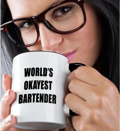 Vista 2 de 3dRose WORLDS OKAYEST BARTENDER - Taza de dos tonos (15 onzas), color negro