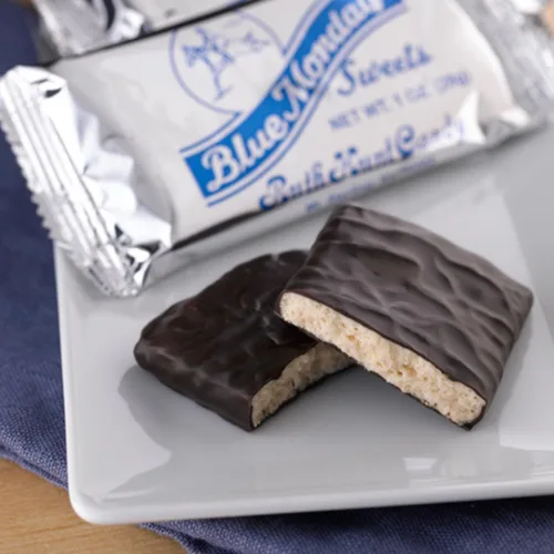 Vista 4 de Blue Monday Pulled Cream Candy - Barras de chocolate negro - Caja de 24 sabores originales
