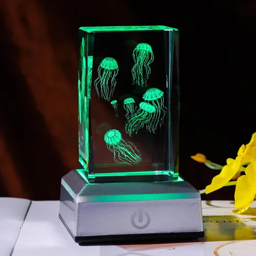 Vista 3 de LONGWIN Figuras de medusas de cristal 3D, luz nocturna multicolor, regalos grabados con láser de vidrio para niños y niñas en cumpleaños, Navidad