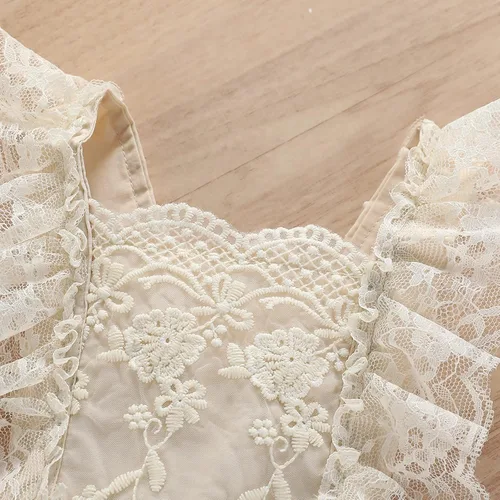 Vista 4 de ODASDO Mameluco de encaje para bebé niña con bordado delicado sin espalda con diadema de flores, 2 piezas de traje de pastel
