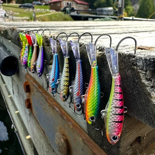 Vista 3 de Northland Fishing Tackle Marioneta de lanzamiento de dardos de alta calidad para jigging de tracción y lanzamiento de walleyes, colores de señuelo