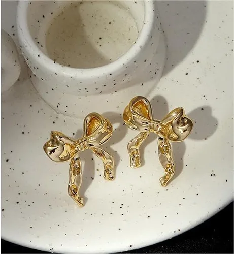 Vista 2 de Aretes de aro pequeños y ligeros con lazo de oro de 14 quilates para mujeres y niñas