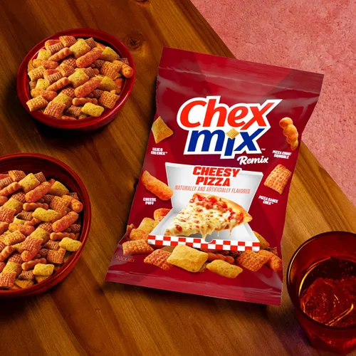 Vista 6 de Chex Mix Remix - Mezcla de bocadillos de pizza con queso, tamaño familiar