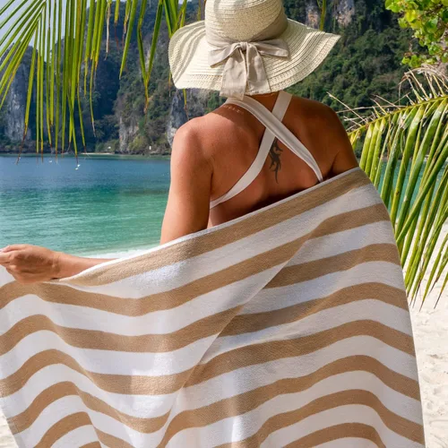 Vista 4 de Arkwright Cali Cabana Stripe - Juego de 4 toallas de playa suaves de 100% algodón, ligeras, de secado rápido, para piscina, natación y bañera