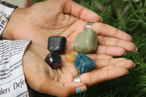 Vista 6 de Jet Authentic - Colección única de piedras pulidas de apatita + hematita + vasonita + shungita + citrino para resolver problemas de salud y Artritis