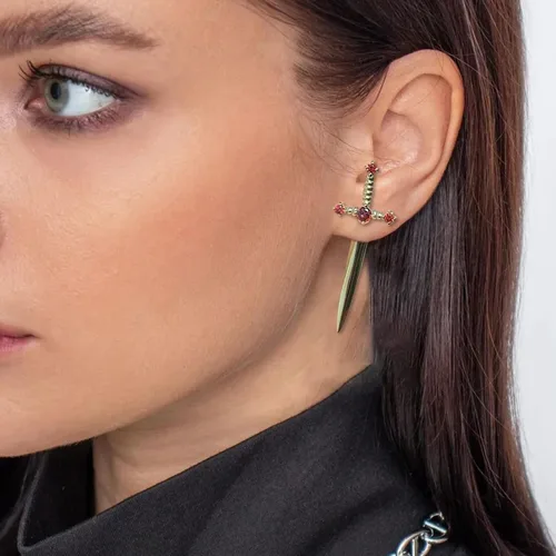 Vista 6 de Aretes de espada para mujer, estilo gótico, rojo y negro, aretes de espada de cristal vintage, para cumpleaños, Halloween, Navidad, regalos