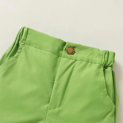 Vista 7 de JEELLIGULAR Conjunto de pantalones cortos y camisa con botones y estampado de Papá Noel para niños pequeños
