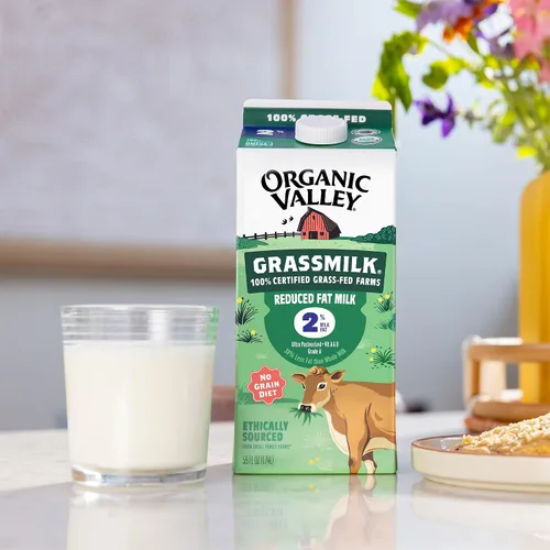 Vista 4 de Organic Valley Leche de pasto 100% alimentada con pasto al 2% de leche reducida en grasa, orgánica, 59 onzas líquidas