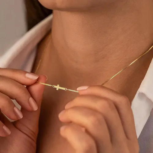 Vista 4 de Tewiky Dainty Cross Necklace for Women, 14K Gold Plated Simple Cross Choker Necklaces Small Cross Pendant Tiny Cute Necklaces Handmade Aesthetic