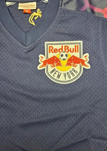 Vista 3 de Mitchell & Ness Jersey de malla de fútbol New York Red Bulls para hombre, Azul, Pequeña