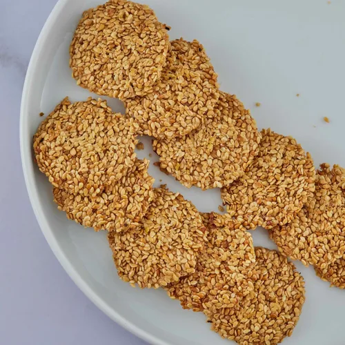 Vista 2 de Snacklava - Galletas de pistacho y sésamo, paquete de 6 (54 piezas)