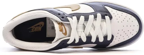Vista 464 de Nike Kid's Dunk Low Sneaker