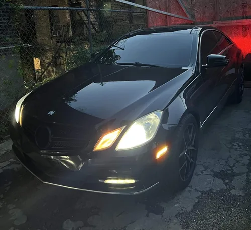 Vista 5 de iJDMTOY Luces LED de marcador lateral de parachoques delantero con lente semitransparente y ámbar Compatible con Mercedes W207 Clase E 2010-2013