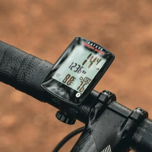 Vista 3 de CATEYE Padrone - Computadora digital Bluetooth para ciclismo, velocímetro inalámbrico IPX8, frecuencia cardíaca Bluetooth, compatible con velocidad
