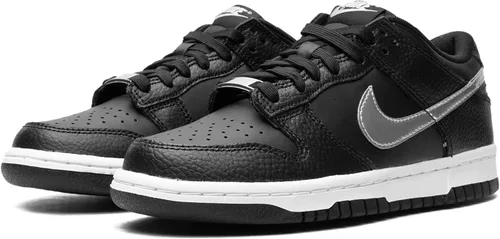 Vista 554 de Nike Kid's Dunk Low Sneaker