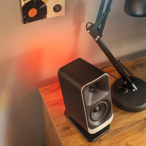 Vista 6 de Klipsch ProMedia Lumina 2.1 Sistema de juegos para computadora con subwoofer y efectos de iluminación RGB incorporados