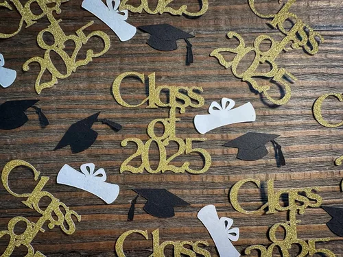 Vista 2 de Gold Class of 2025 Graduation Party Confetti with Graduation Caps and Diplomas
