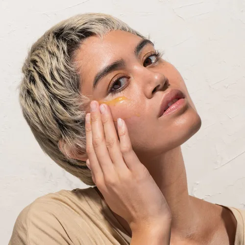 Vista 4 de Fleur & Bee - Suero facial hidratante y antienvejecimiento con ingredientes naturales, 100% veganos, suero de ácido hialurónico para pieles