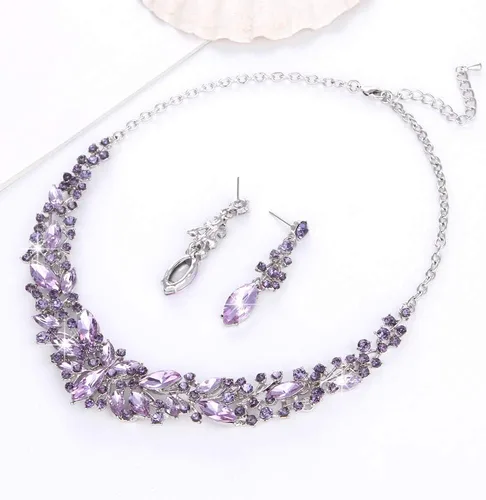 Vista 3 de Molie Collar y aretes de boda de cristal austriaco con diamantes de imitación para mujer (morado claro)