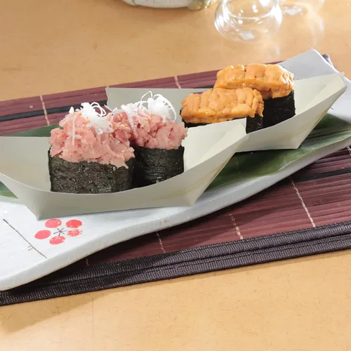 Vista 3 de Newtay 300 platos desechables de bambú para barcos de 5.5 pulgadas, pequeños aperitivos de hoja de madera, platos de barco para sushi, bandeja