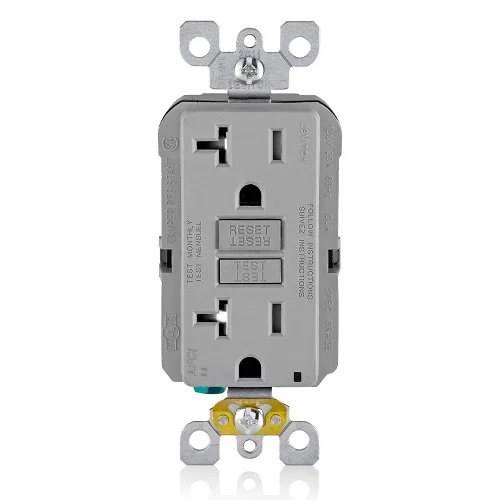 Vista 7 de Leviton SmartlockPro - Combinación GFCI de autocomprobación 15A con USB tipo A y tipo C en pared, cargador USB para teléfonos inteligentes y Blanco