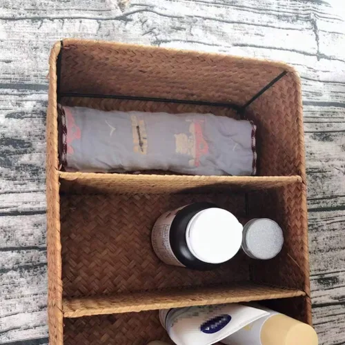 Vista 5 de Cesta tejida a mano de algas marinas Caja de almacenamiento tejida de 3 compartimentos para decoración de escritorio para el hogar, baño, oficina