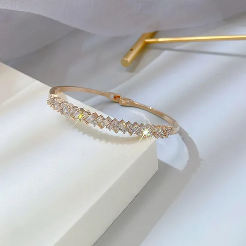 Vista 5 de Cowlyn Brazalete abierto de circonita cúbica pulsera de tenis clásica chapada en oro de 14 quilates joyería para mujeres y niñas no conocido