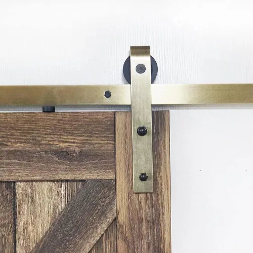 Vista 13 de Kit de herrajes clásicos de latón para puerta corrediza de granero de 5 pies para puerta interior, paquete de oro cepillado con mecanismo de cierre