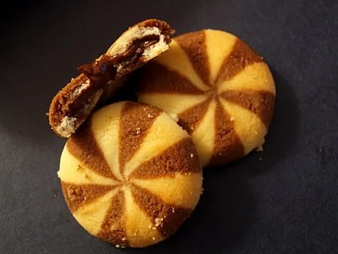 Vista 2 de Biskrem Duo Galletas, galleta rellena de crema de cacao